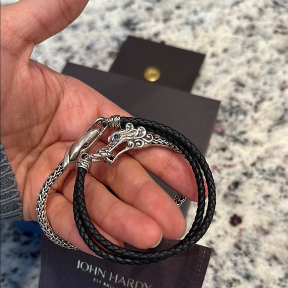 John Hardy Black and Silver Men's Bracelet - Picture 4 of 6